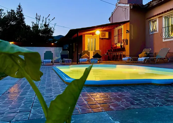 Night Flower With Private Pool By Dadovillas Villa *